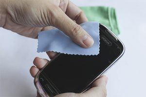 Cum să eliminați zgârieturile de pe ecranul telefonului